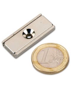 Flachleisten-Magnet Neodym  30 x 13,5 x 5 mm mit Bohrung und Senkung - hält 16kg